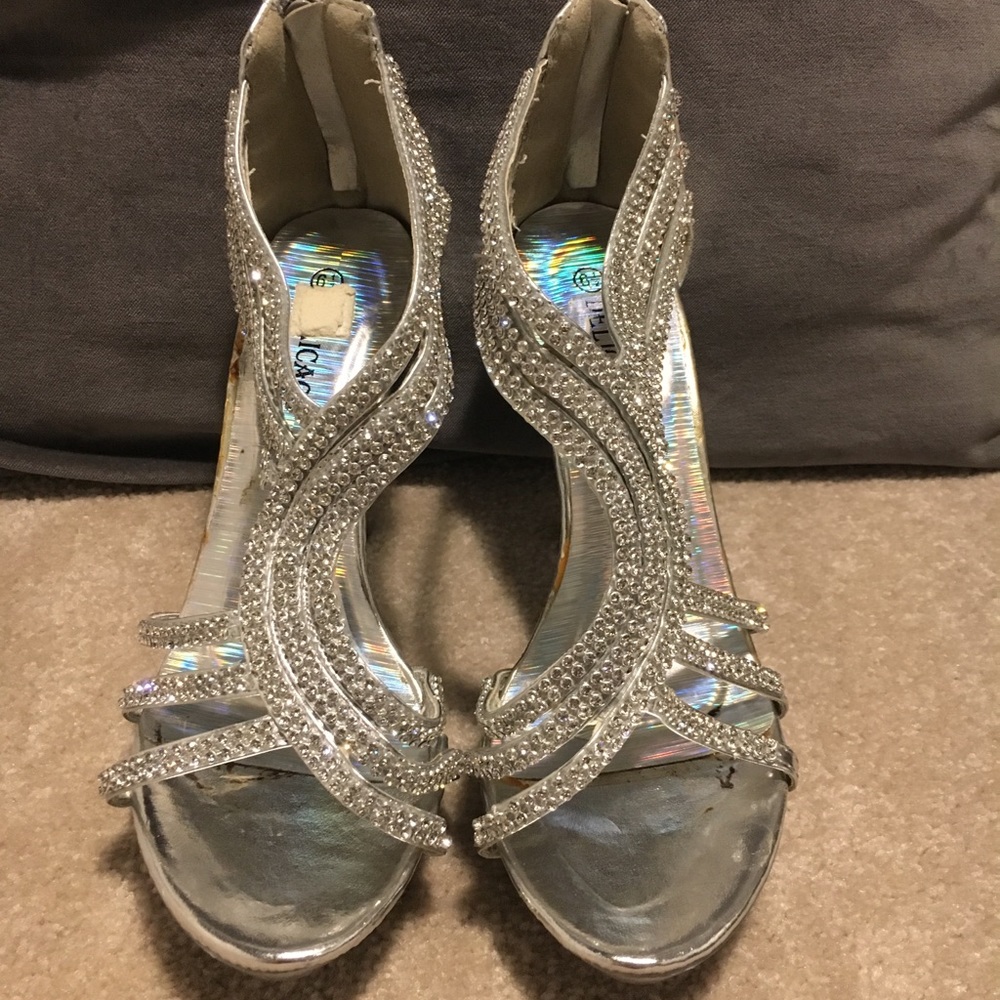 Delicacy Silver Rhinestone Heels